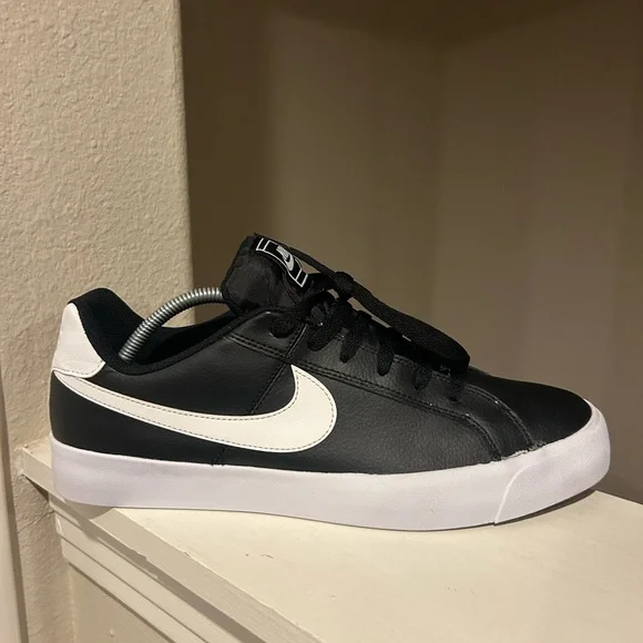 Nike Court Royale BQ4222-002 Black/White Leather Skateboard Sneakers Men 11 - Picture 2 of 9
